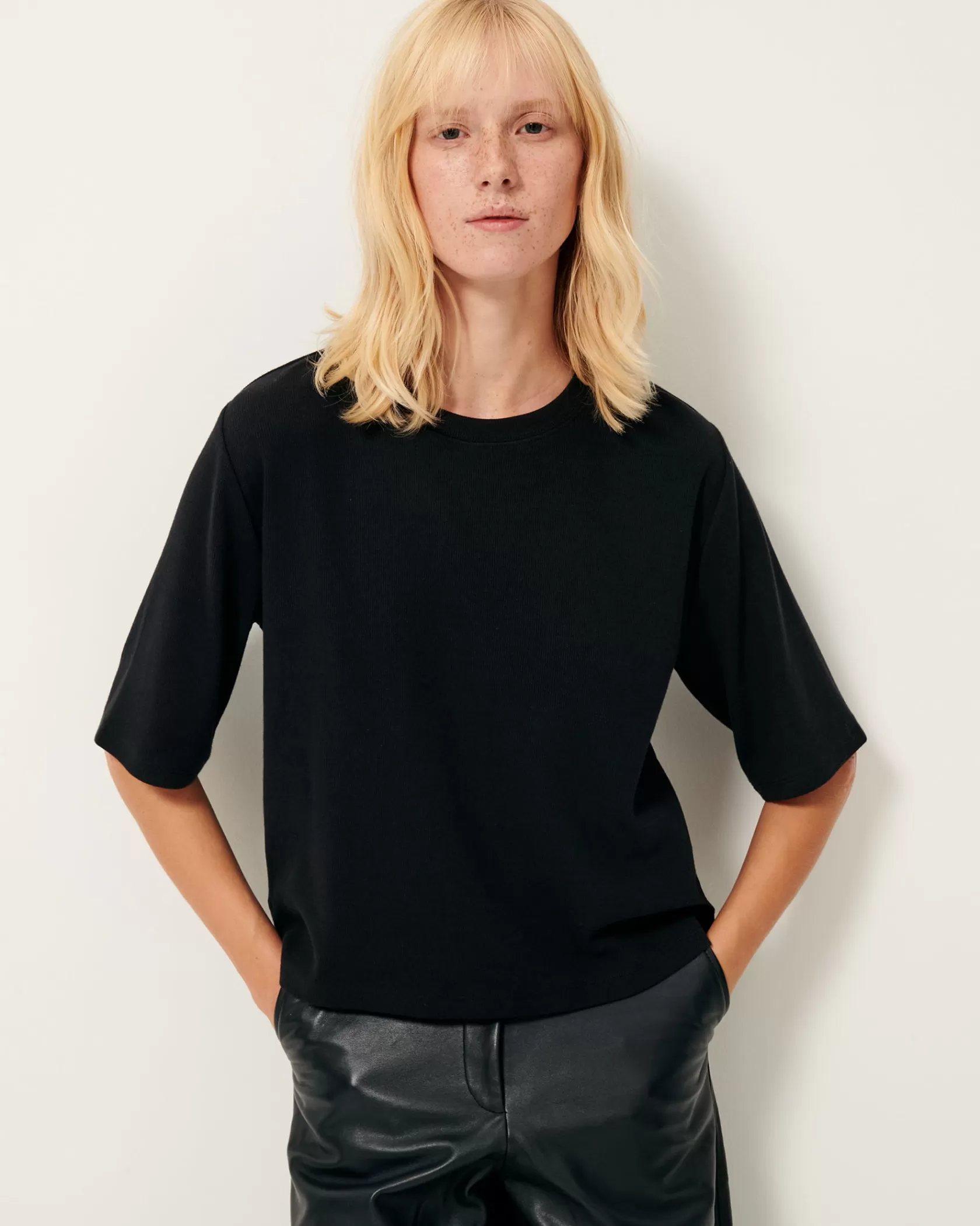 Sessùn Serge co Black Online